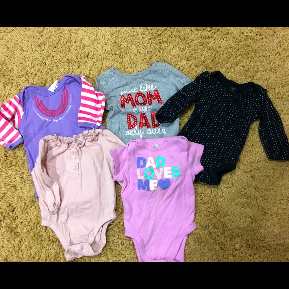 9 month onesies 💗